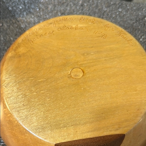 Handturned Alaskan Golden Birch Bowl – Signed by Lowell “Knute” Knutson. - Picture 11 of 11